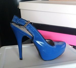 Ladies shoes